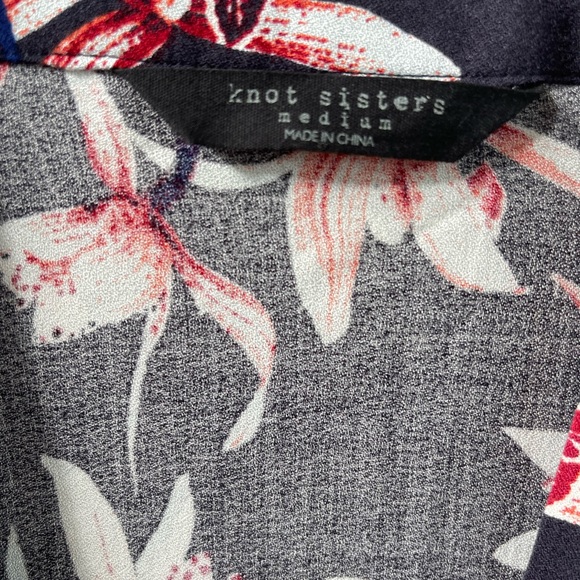 Knot Sisters M Kimono Embroidered Detail Floral Print With Pockets - Picture 3 of 6